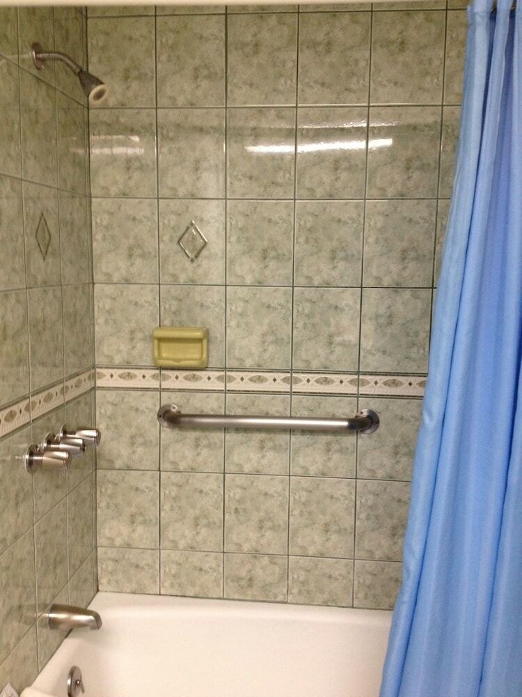 Walls Motel Long Beach