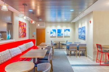 Hotel Holiday Inn Express Orange Beach - On The Beach