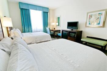 Hotel Holiday Inn Express Orange Beach - On The Beach