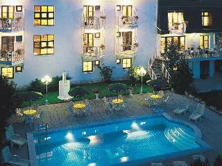 Hotel Monica