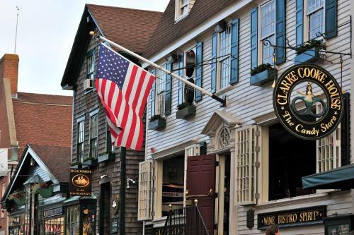Posada Harborside Inn