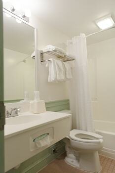 Hotel Inns Of Virginia Arlington