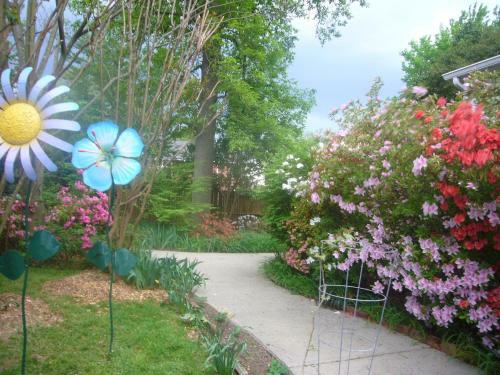 Bed & Breakfast Blooming Garden Inn