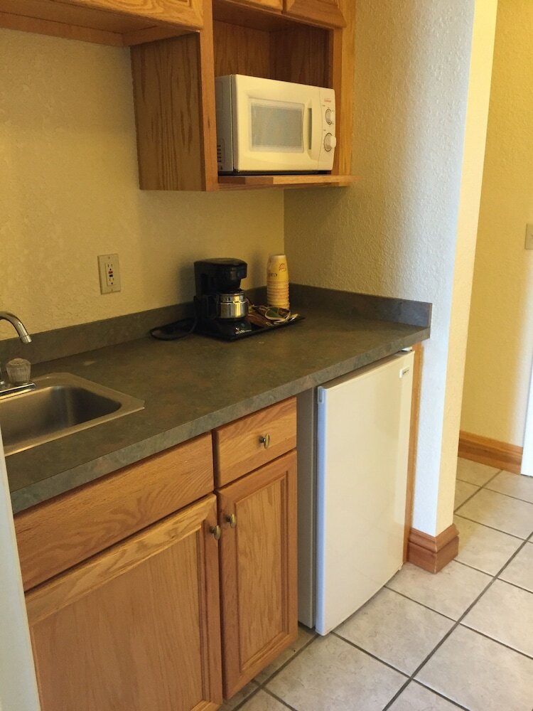 Hotel Fairview Beachfront Inn & Waterpark