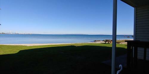 Sunrise Beach Motel
