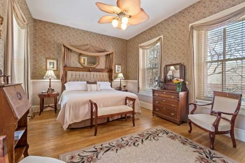 Lovelace Manor Bed And Breakfast