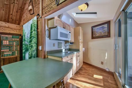 Hodge Podge Lodge By Tahoe Management Services