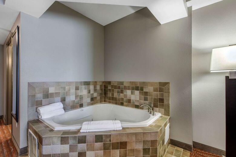Hotel Comfort Suites Jackson