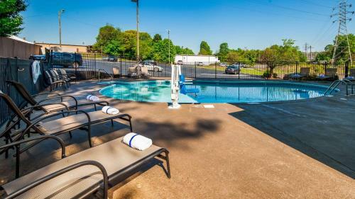Hotel Best Western Plus Hanes Mall