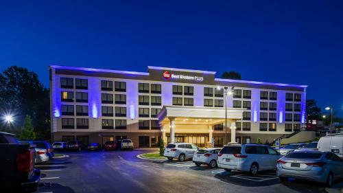 Hotel Best Western Plus Hanes Mall