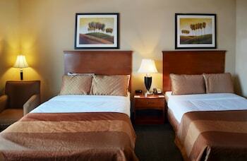 Parke Regency Hotel And Conference Center