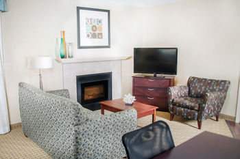 Eastland Suites Hotel & Conference Center