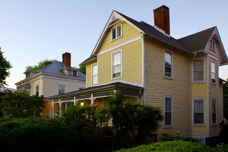 Bed & Breakfast 200 South Street Inn