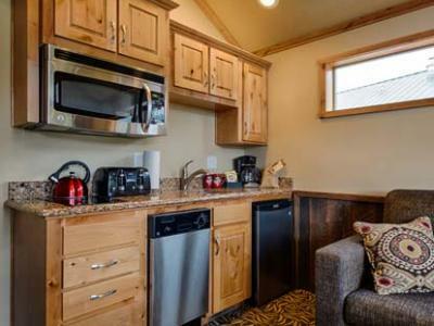 Lodge Explorer Cabins At Yellowstone
