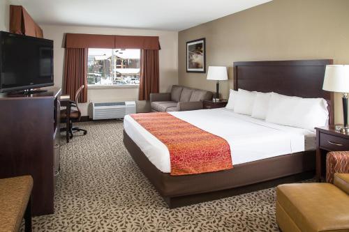 Hotel Gray Wolf Inn & Suites