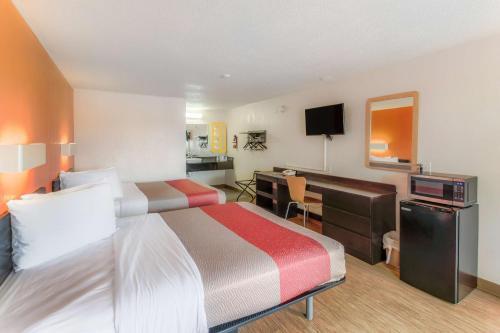 Motel 6 Kalamazoo