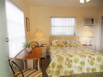 Hotel Hideaway Waterfront Resort