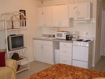 Hotel Hideaway Waterfront Resort
