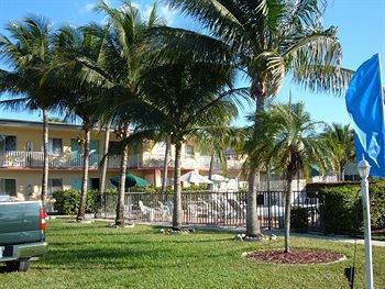Hotel Hideaway Waterfront Resort