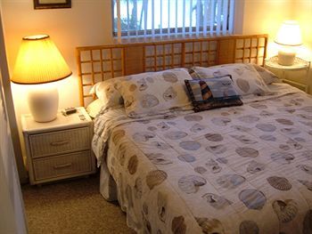 Hotel Hideaway Waterfront Resort