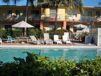 Hotel Hideaway Waterfront Resort