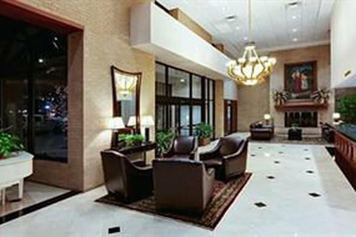 Wyndham Riverfront Hotel