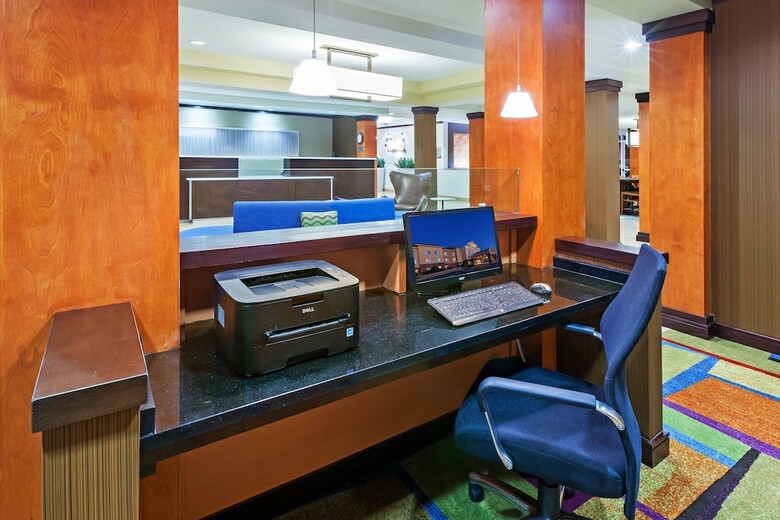 Hotel Fairfield Inn & Suites By Marriott Rogers