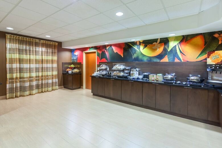 Hotel Fairfield Inn & Suites By Marriott Rogers
