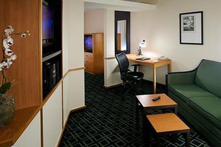 Hotel Fairfield Inn & Suites By Marriott Rogers