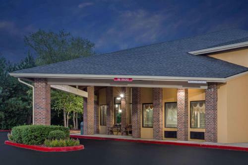 Hotel Baymont By Wyndham Smyrna