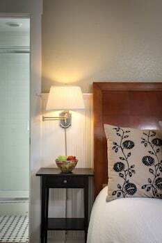 Bed & Breakfast Craftsman Inn
