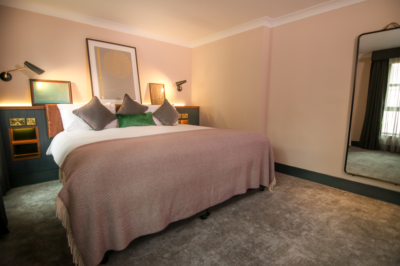 Hotel The Alex