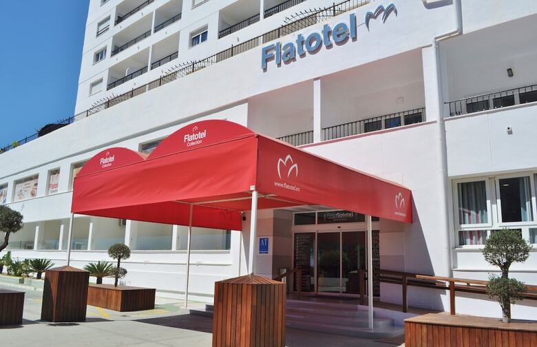 Aparthotel First Flatotel International