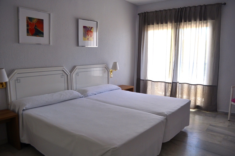 Aparthotel First Flatotel International