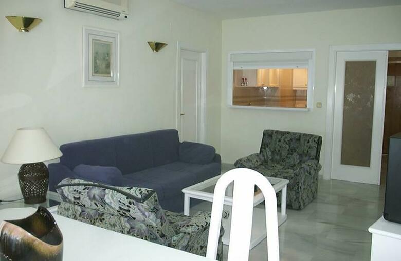 Aparthotel First Flatotel International