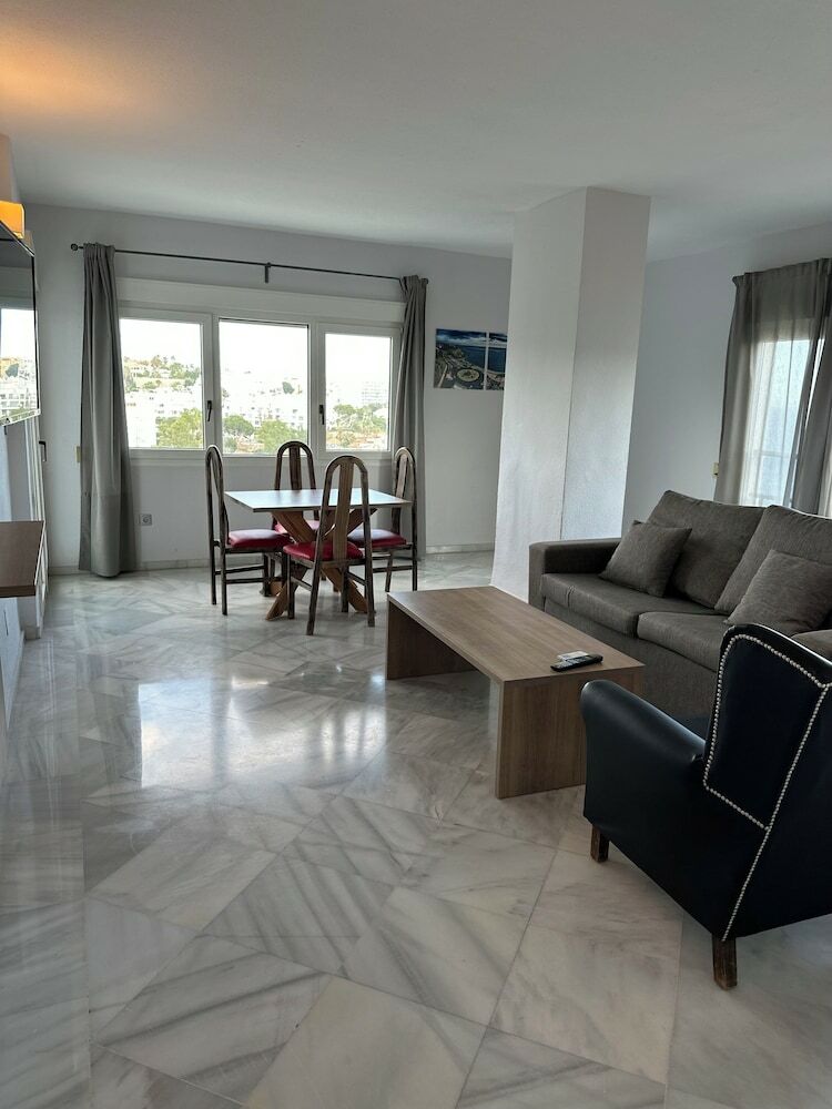 Aparthotel First Flatotel International