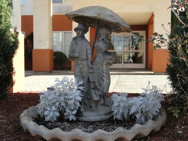Hotel Comfort Suites - Concord Airport