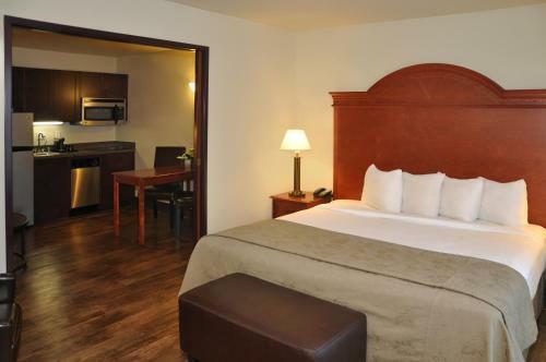 Hotel Oxford Suites Chico