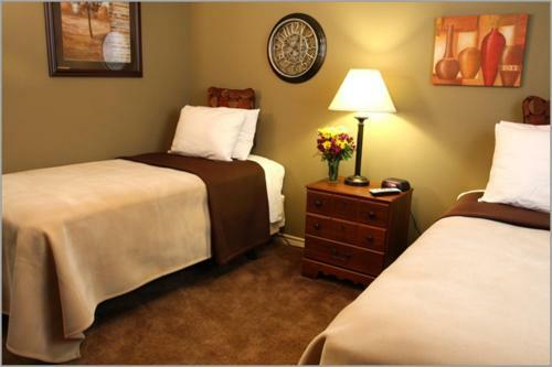 Hotel Eagles Den Suites At Cotulla