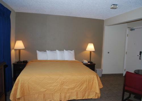 Hotel Clinton Inn & Suites