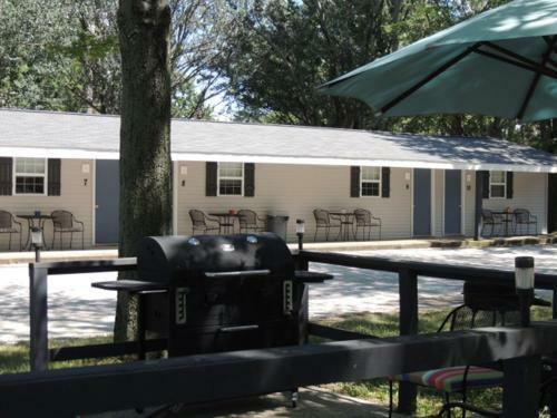 White Caps Motel