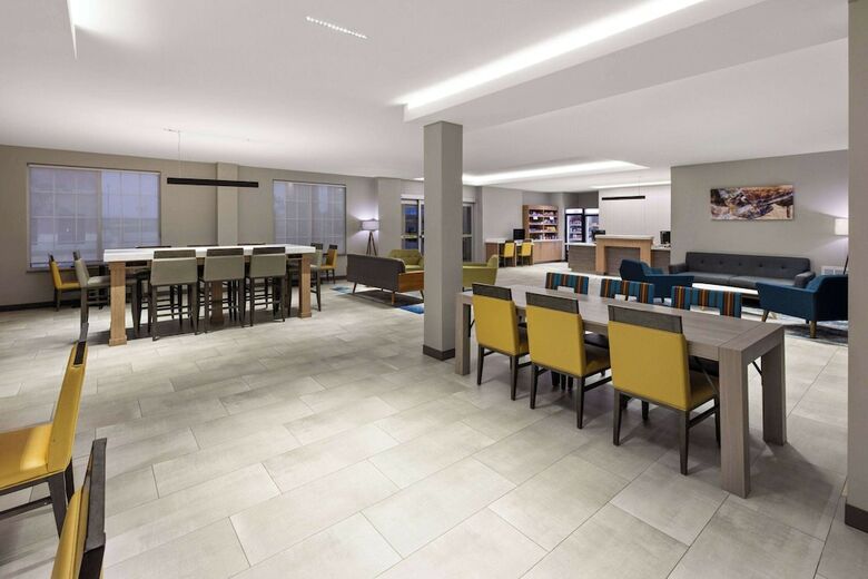 Hotel La Quinta Inn & Suites Mcalester