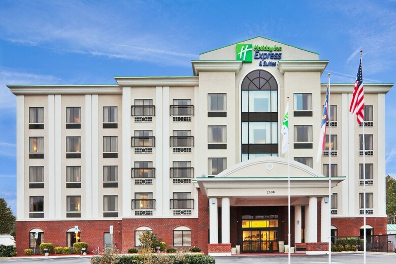 Holiday Inn Express Hotel & Suites - Wilson - Downtown