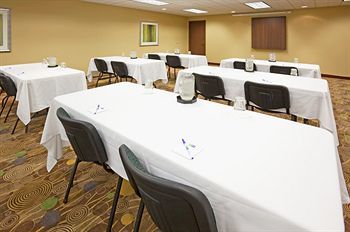 Holiday Inn Express Hotel & Suites-st. Paul