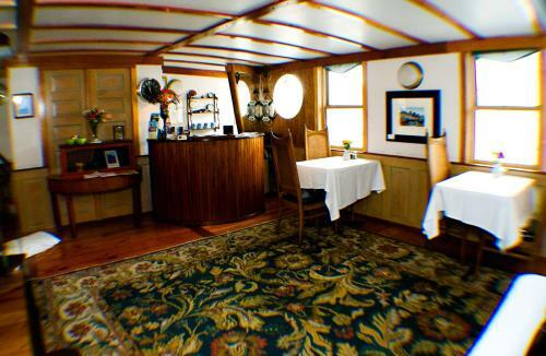 The Covington Inn Bed & Breakfast