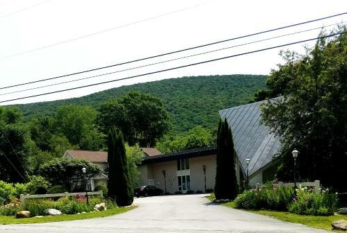 Posada Toll Road Inn