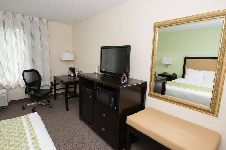 Hope Hotel And Richard C. Holbrooke Conference Center