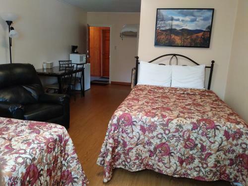 Hotel Riverbend Lodging