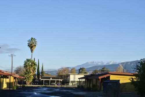 Motel Royal Inn And Suites