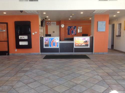 Motel 6 Hemet